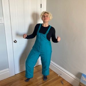 Vintage ski bibs to keep you warm and bright on the slopes